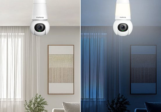 Câmera com lâmpada embutida